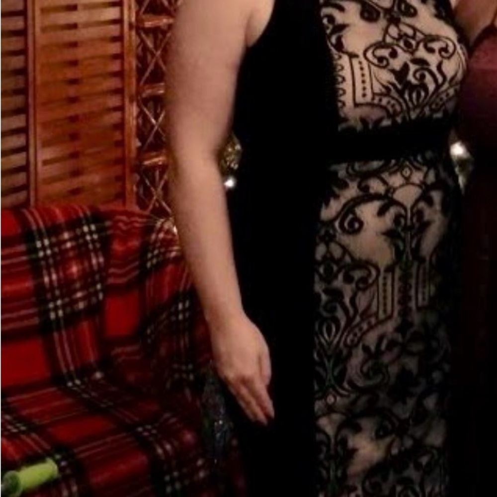 Chic Black and Cream Patterned Midi Dress
